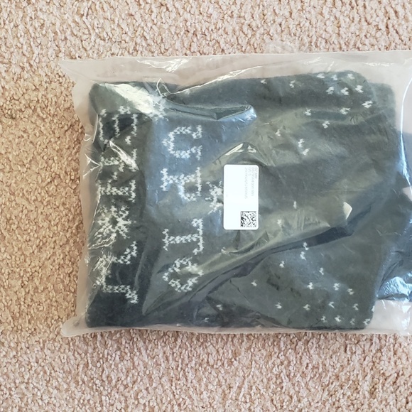 NWT HM Up to Snow Good Cute Gray Sweater - Hearts - Picture 3 of 9